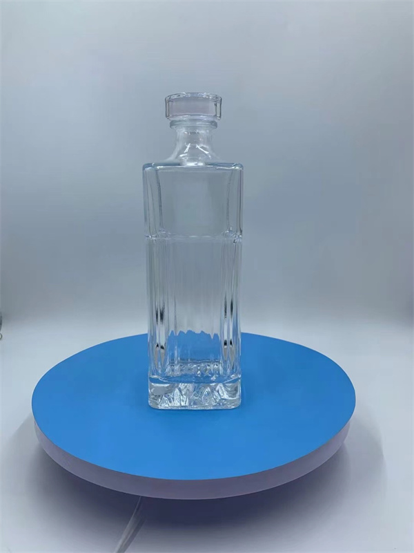 晶白料玻璃酒瓶定製